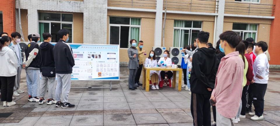 以教立研、以研促教、科技育人——材化学院精心举办“科技创新活动周”系列活动