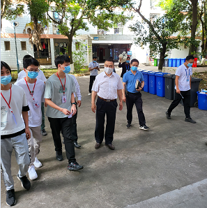 江仁朝副院长带队深入学生寝室检查学生寝室文化建设